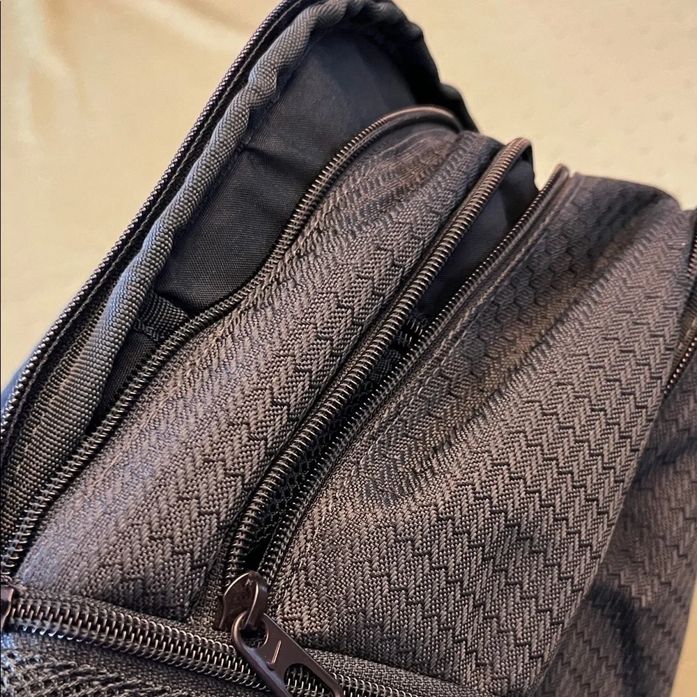 Nike dark green and White Men's Backpack BRAND NEW